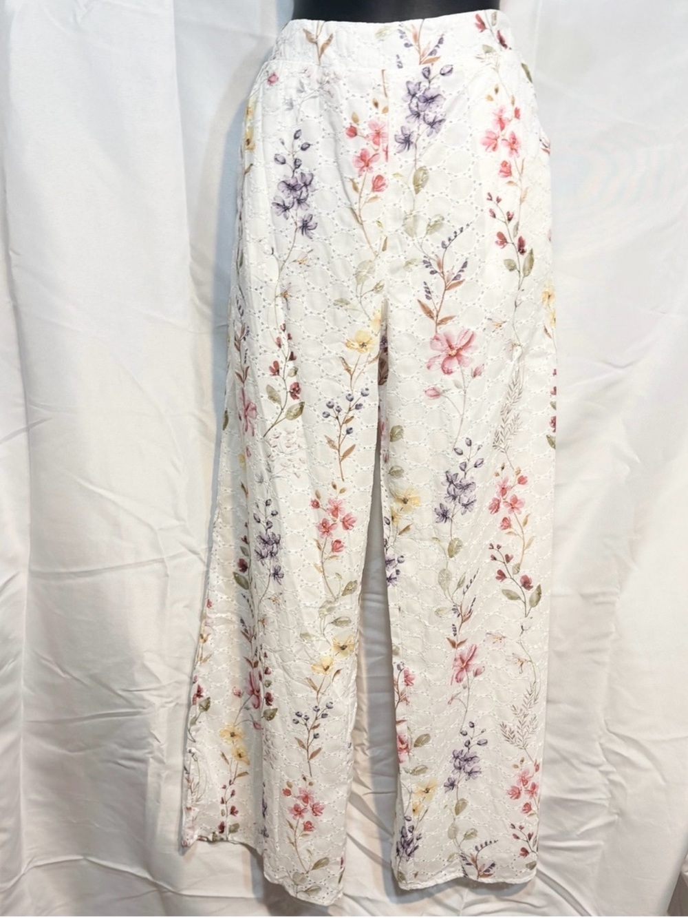 Pearl + Sea White Embroidered Eyelit Floral Lined Pants size 4 - Picture 3 of 15